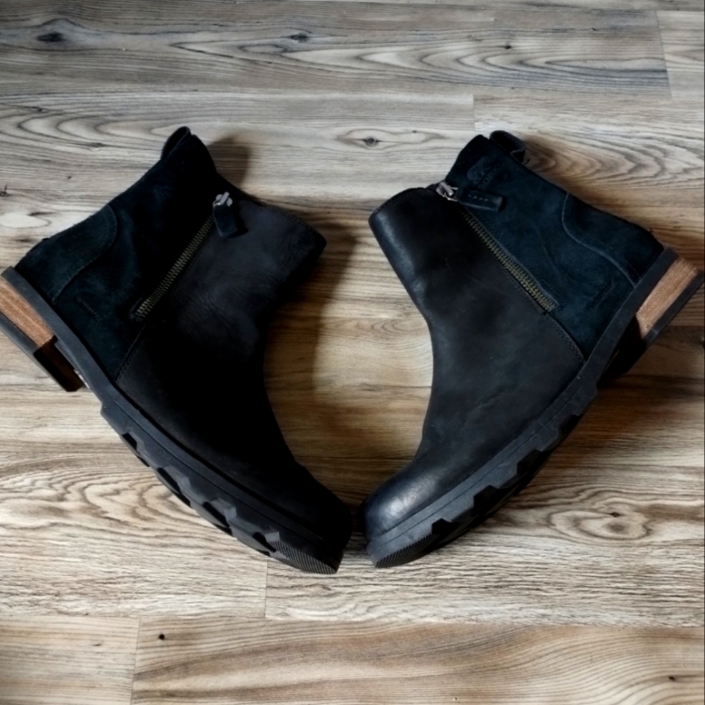 Authentic Sorel Emelie III Zip Bootie Size 10.5
